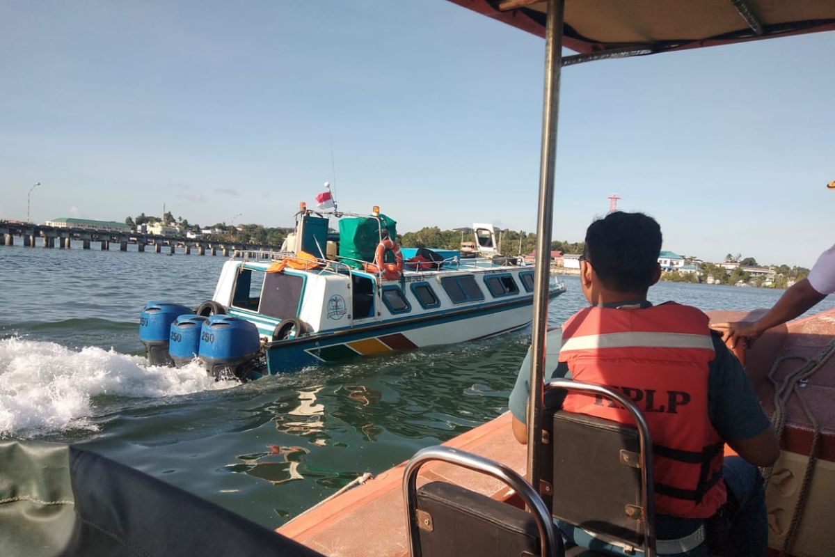 Kapal Malinau Expres IX mengalami kecelakaan