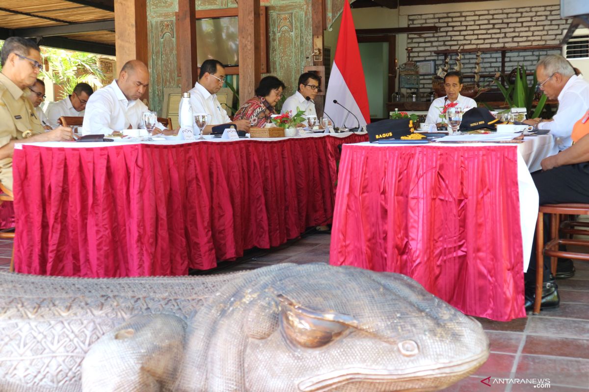 Locals should avail benefits of Labuan Bajo's development: Jokowi