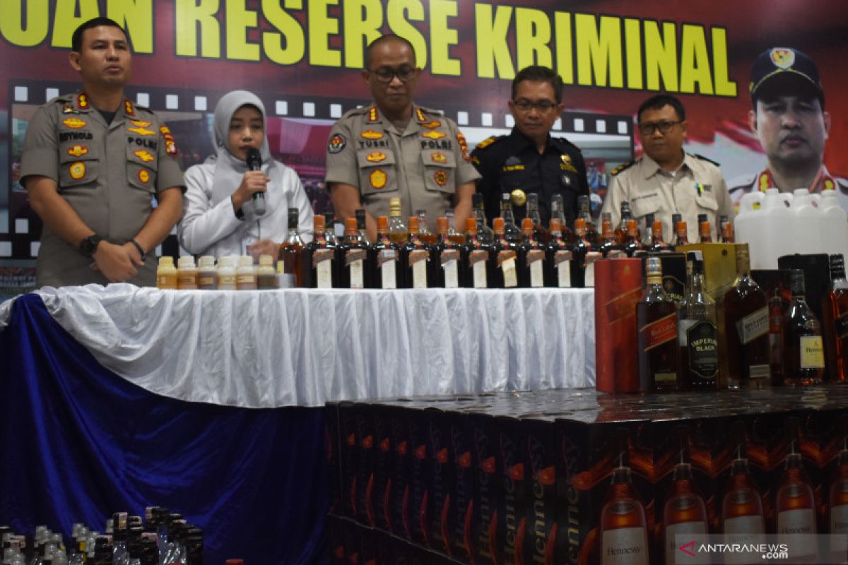 Polres Tanjung Priok ungkap peredaran minuman beralkohol oplosan