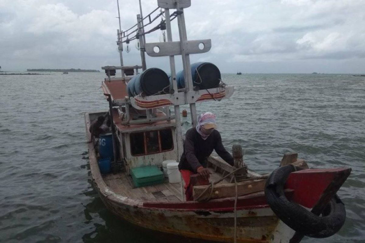 Empat wisatawan terseret ombak di perairan Sawarna Lebak