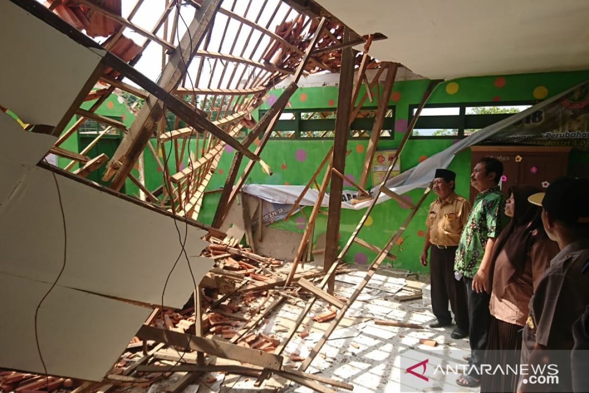 Polisi selidiki kasus ambruknya atap SDN 2 Samaran Sampang