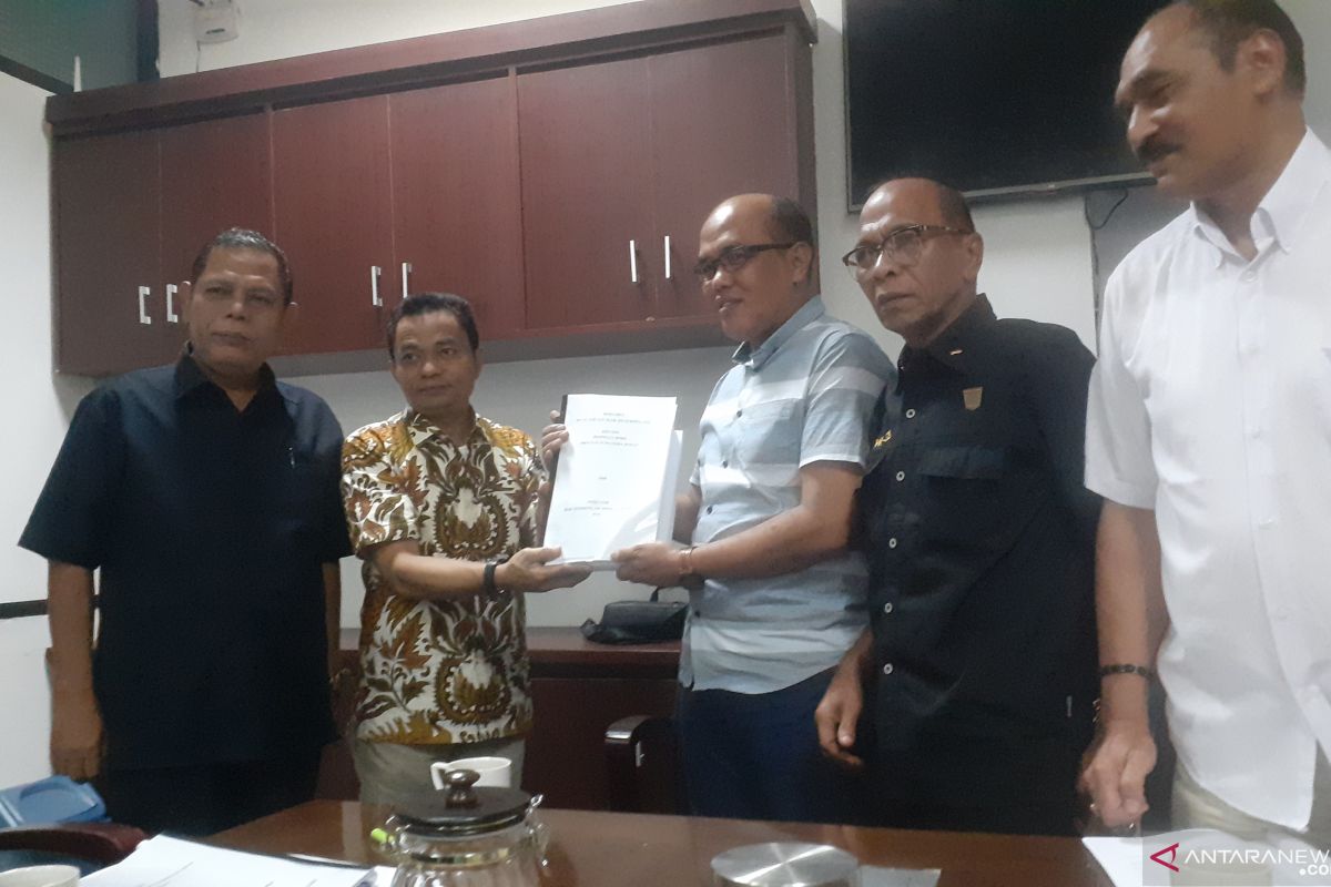 Irwan Prayitno santai sikapi usulan interpelasi DPRD Sumbar