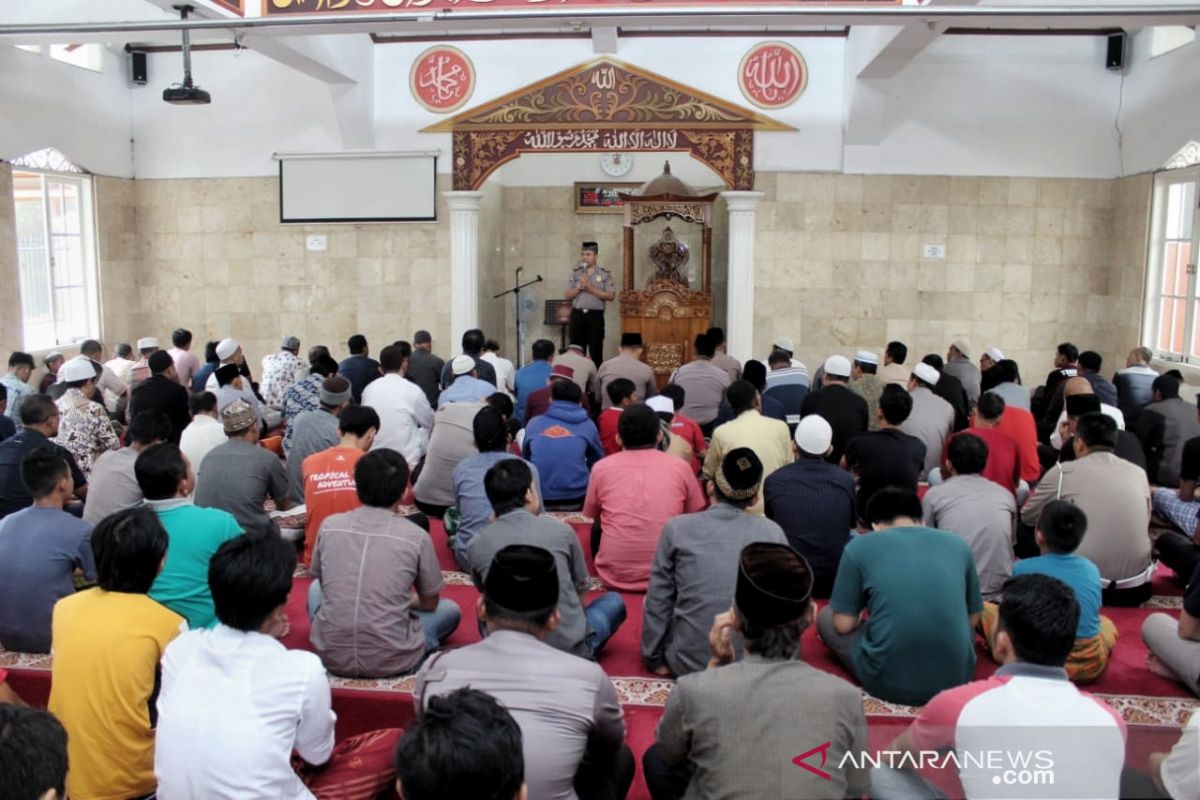 HNW: pengaturan  khutbah Jumat agar ditolak