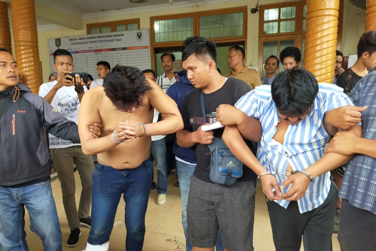 Bawa setengah kilogram sabu, 2 tersangka ditembak