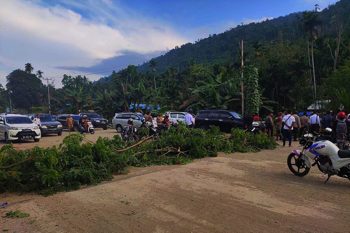 Masyarakat Wondama minta pembangunan jalan Wasior-Rasiei dipercepat