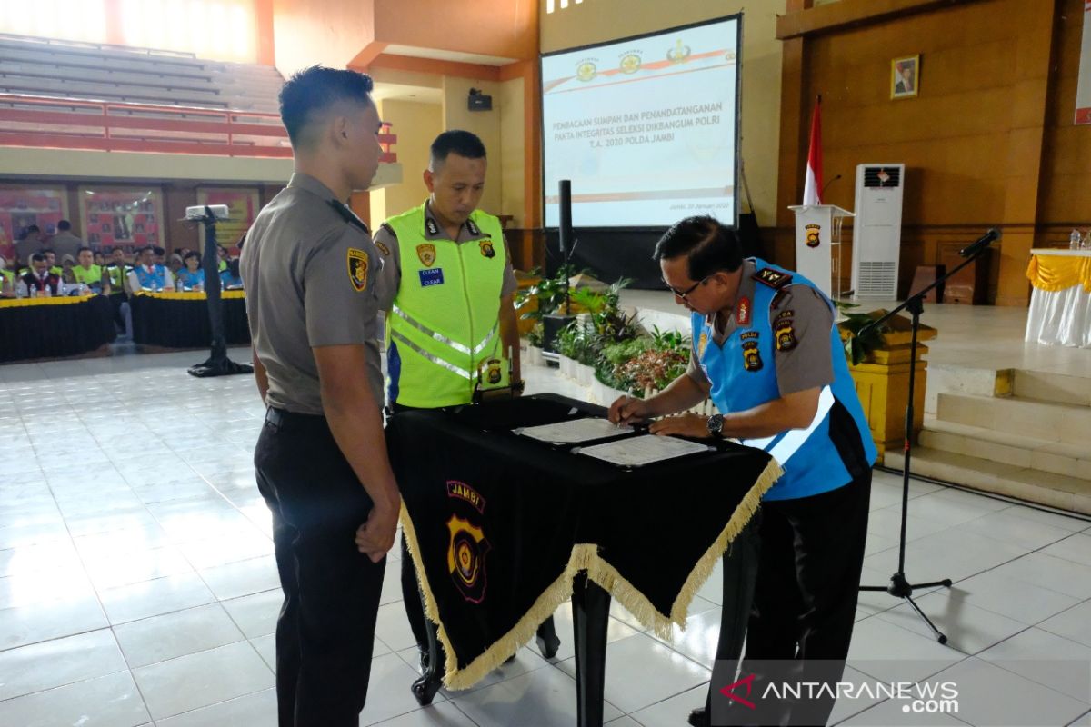 Personel Polda Jambi peserta seleksi pendidikan teken pakta integritas