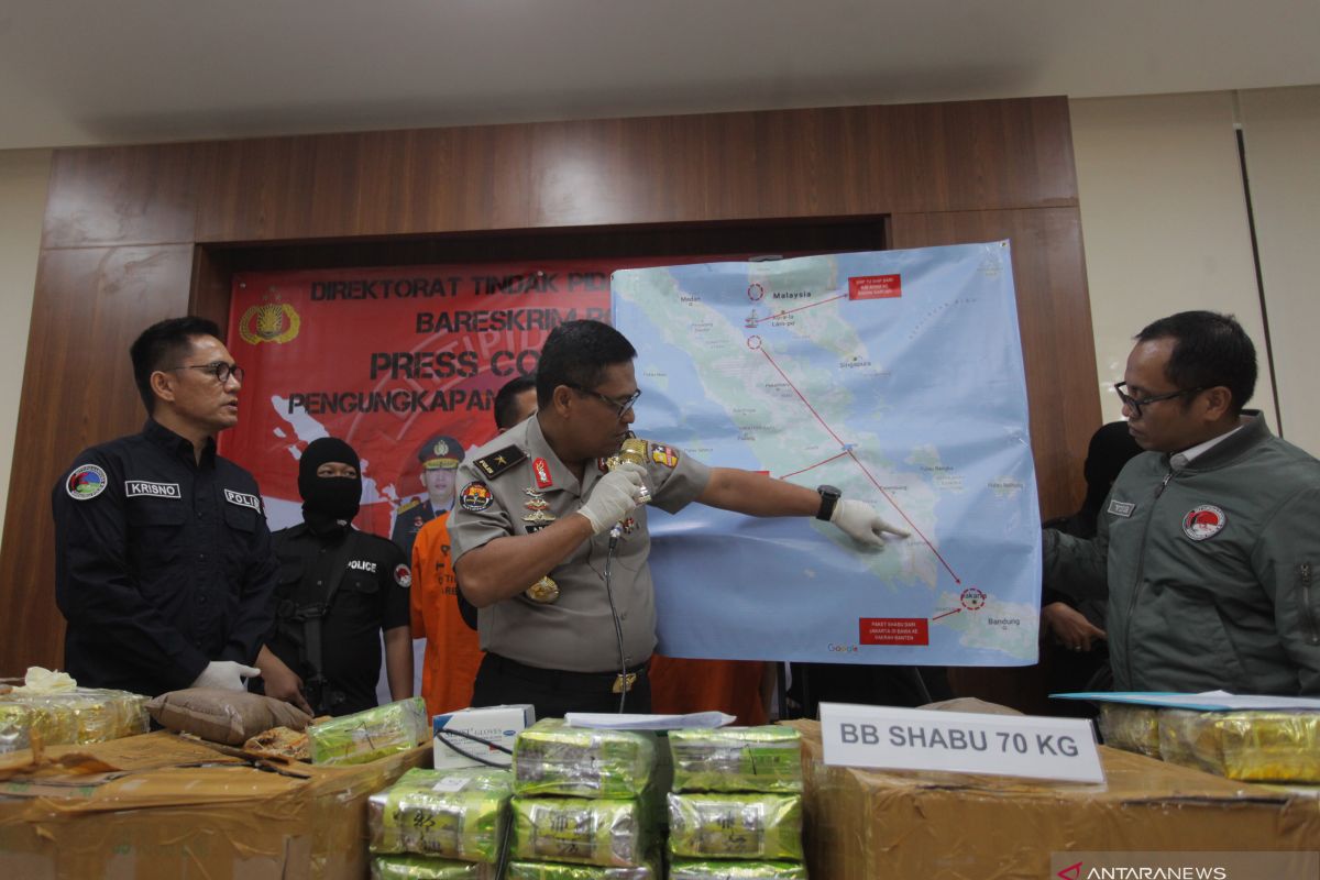 Police thwart 70 kg crystal meth smuggling