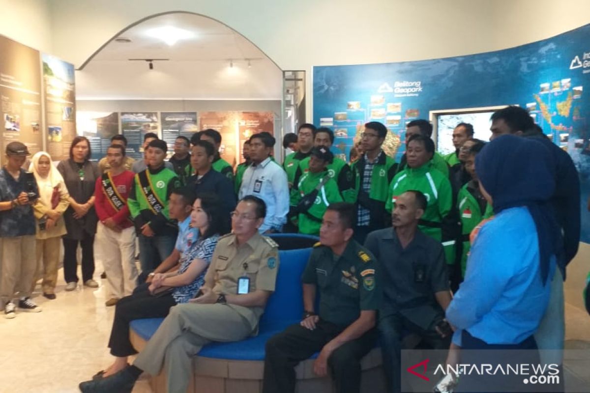 Pengemudi ojek daring di Kabupaten Belitung dilatih jadi duta wisata
