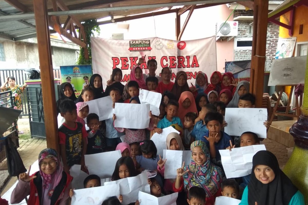 Kampung Dongeng Serang sebagai sarana sosialiasi, mendidik anak melalui dongeng