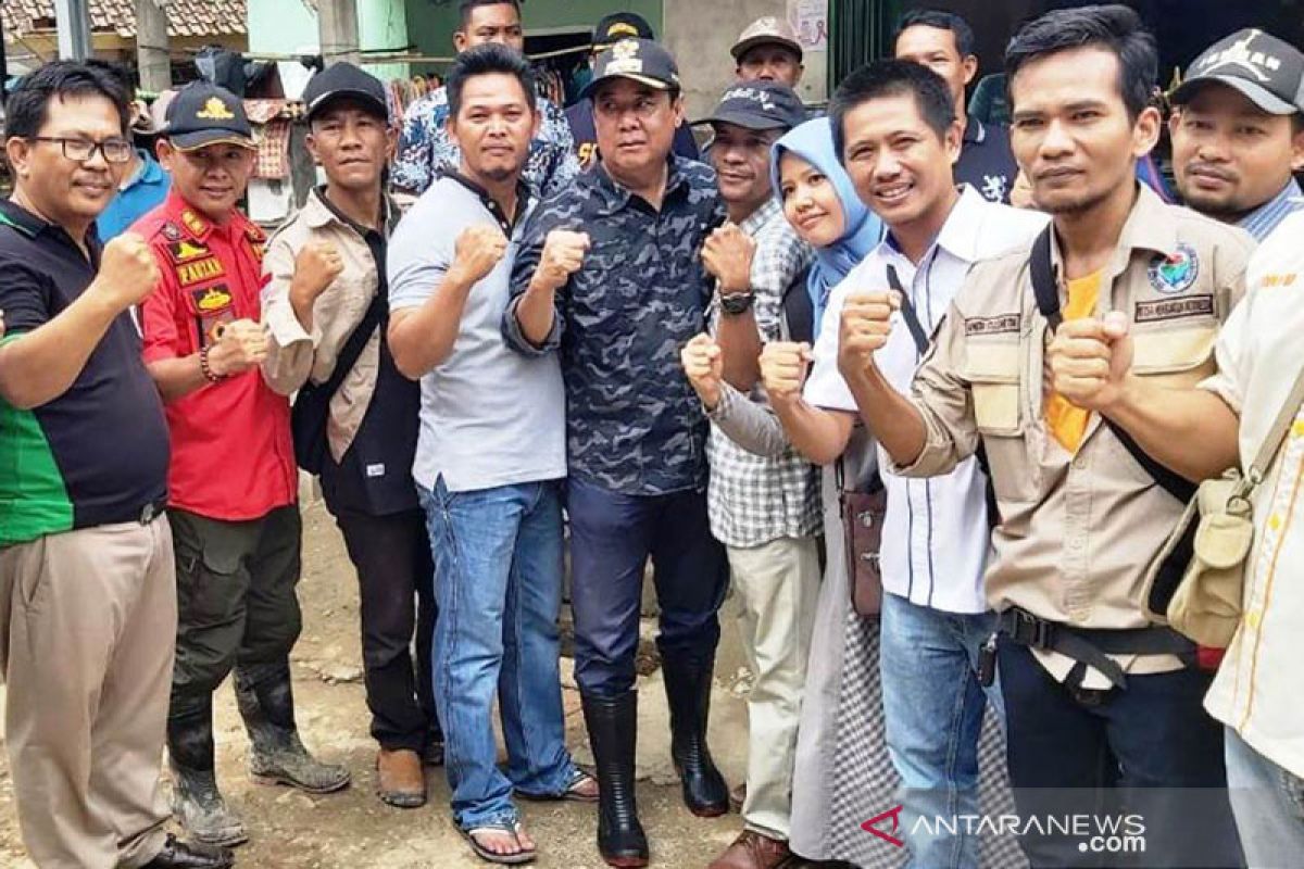 Pendamping desa Sumsel bantu rekonstruksi lokasi banjir Lahat