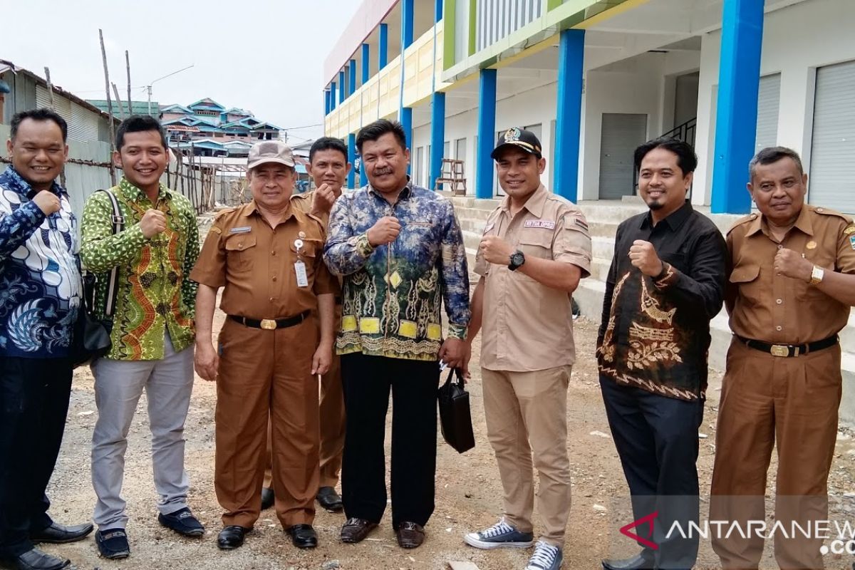 DPRD sidak pembangunan pasar Kemakmuran Kotabaru