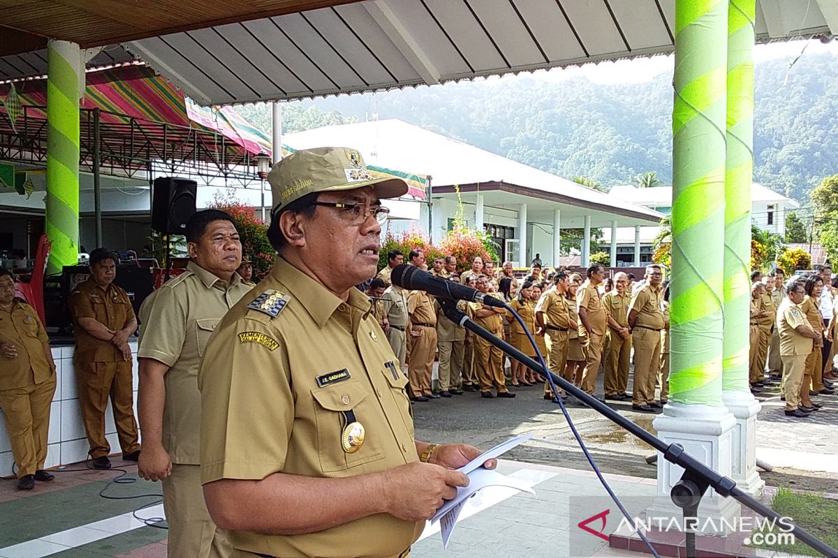 Bupati Kepulauan Sangihe meminta ASN tingkatkan kinerja