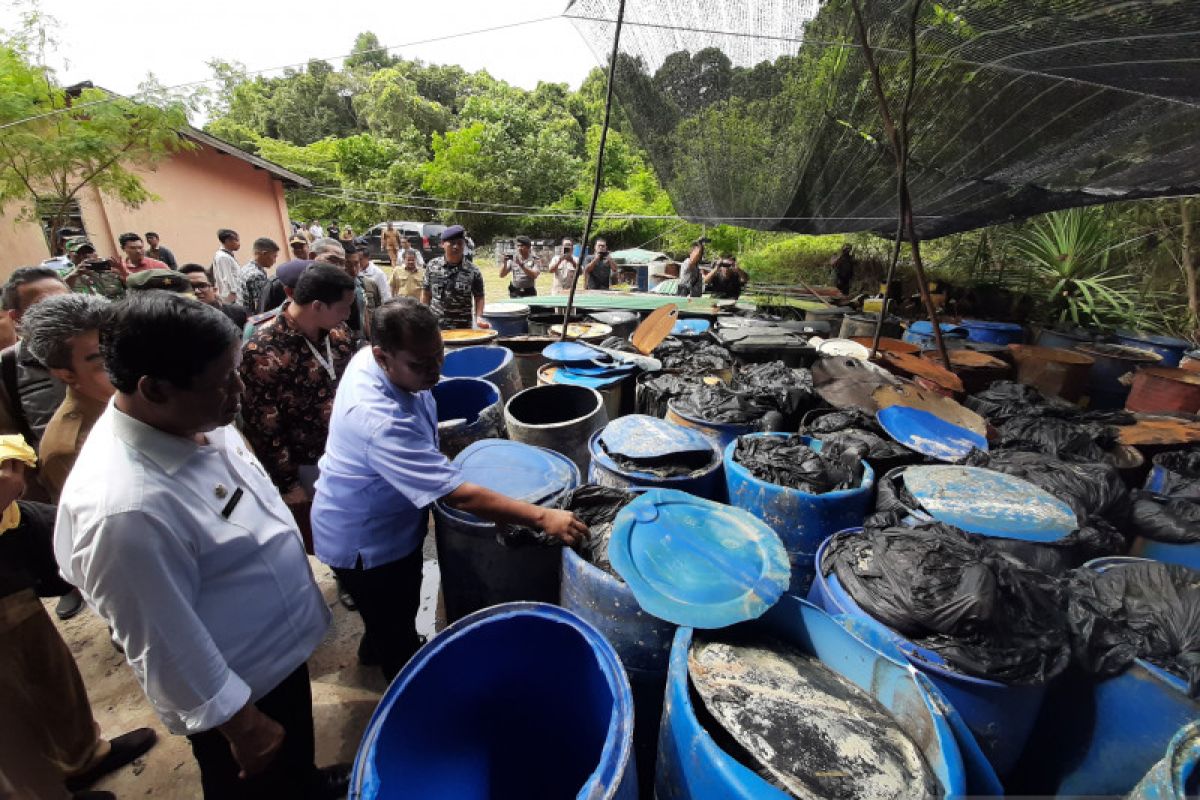 Sejumlah turis asing kapok ke Bintan akibat limbah minyak hitam