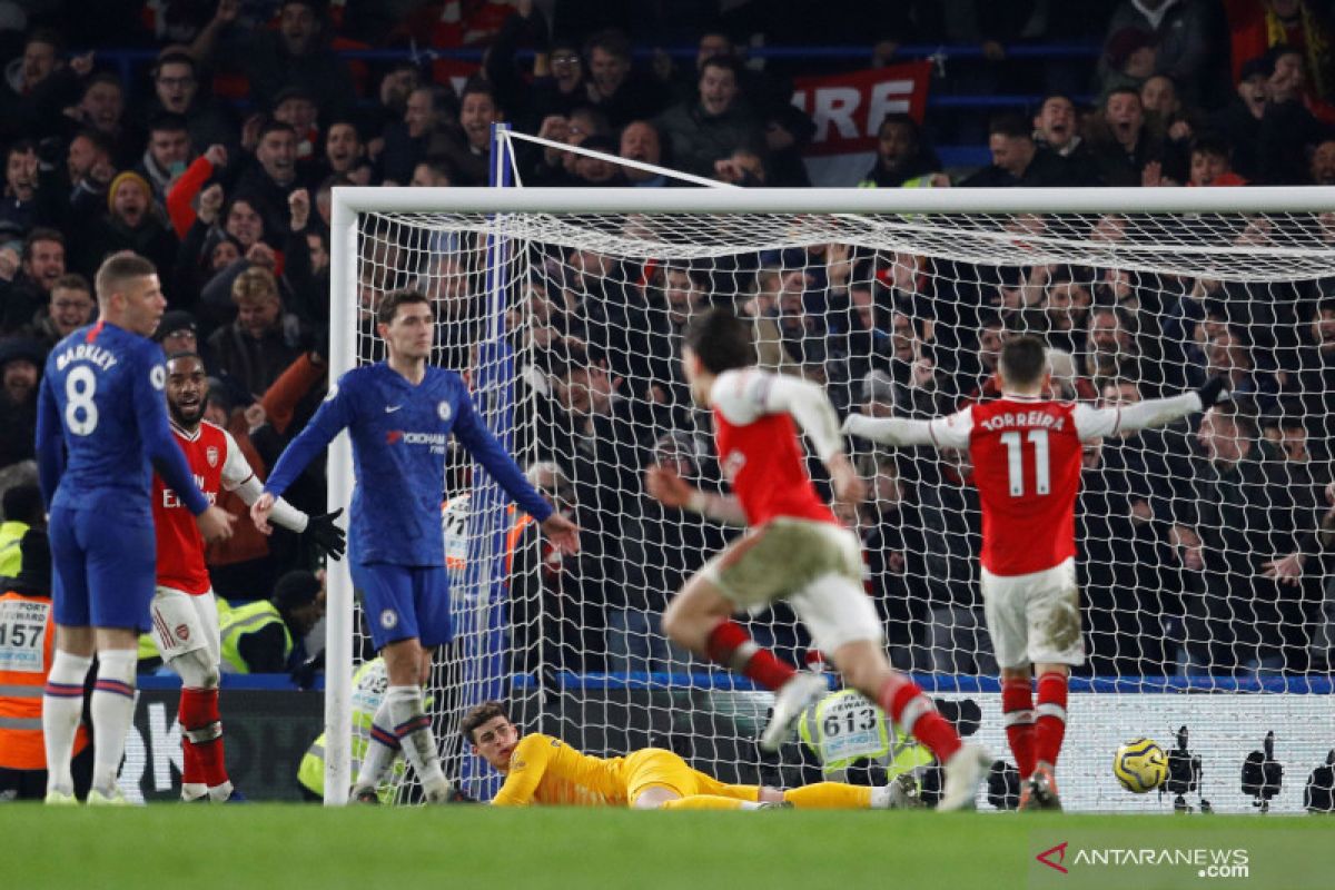 10 pemain Arsenal tahan imbang Chelsea 2-2