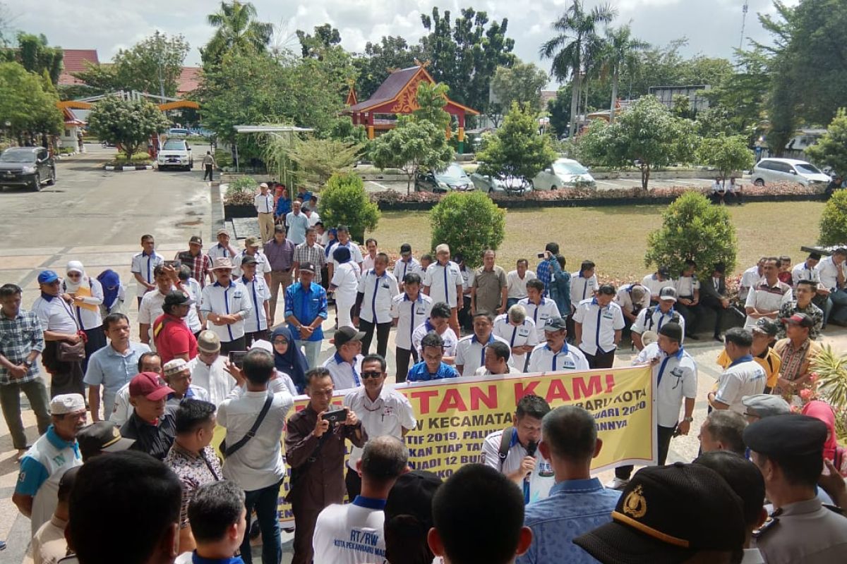 Pekanbaru akan bayarkan insentif RT/TW yang tertunda. Ini syaratnya