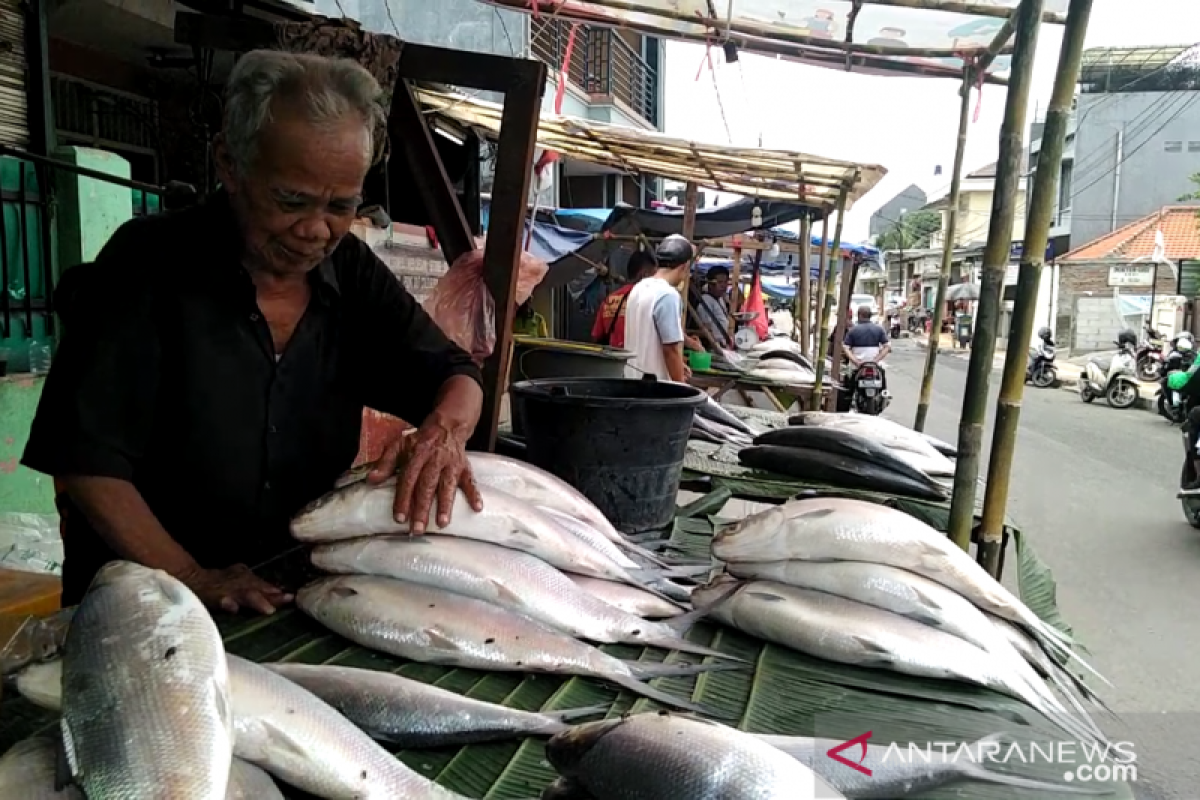 Harga bandeng Rawa Belong jelang Imlek naik