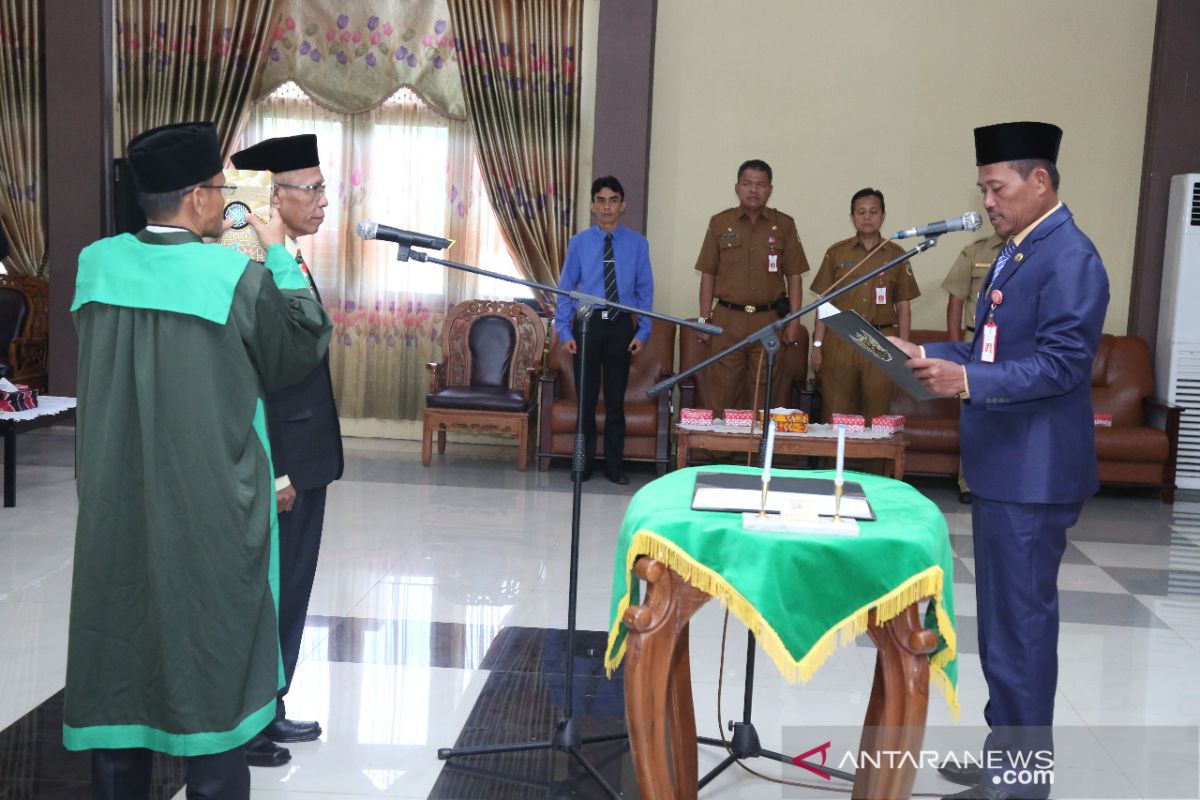 Bupati berharap PDAM berkontribusi terhadap pembangunan daerah