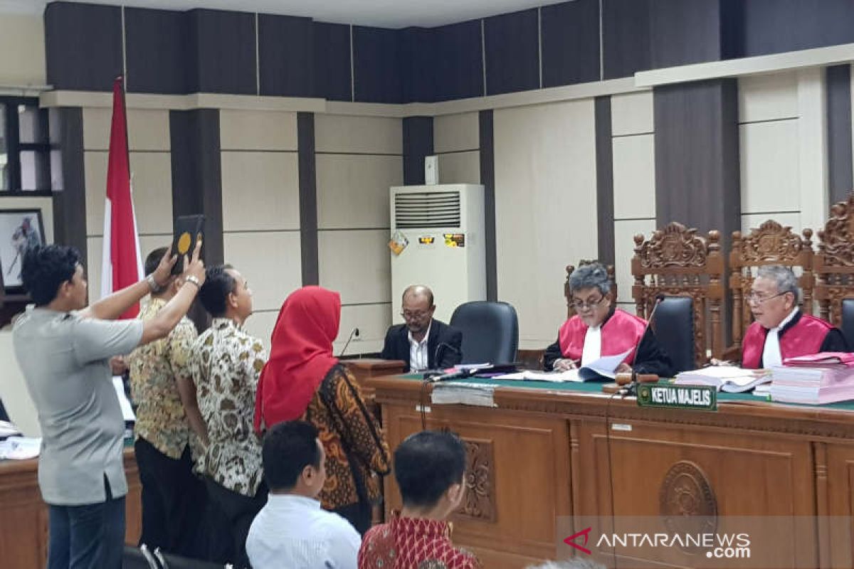 Jaksa perkara kepabeanan akui menerima suap 14.000 dolar Singapura