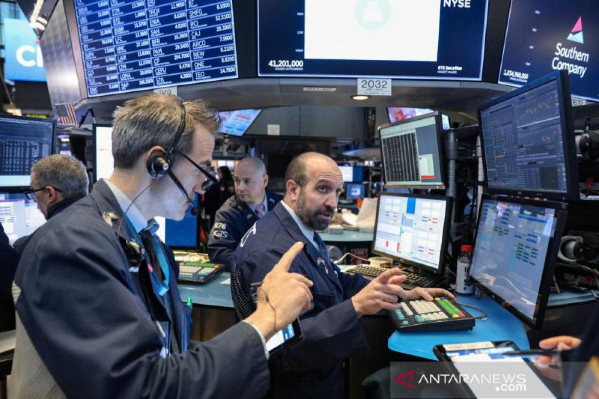 Wall Street turun karena meningkatnya ketakutan atas virus corona