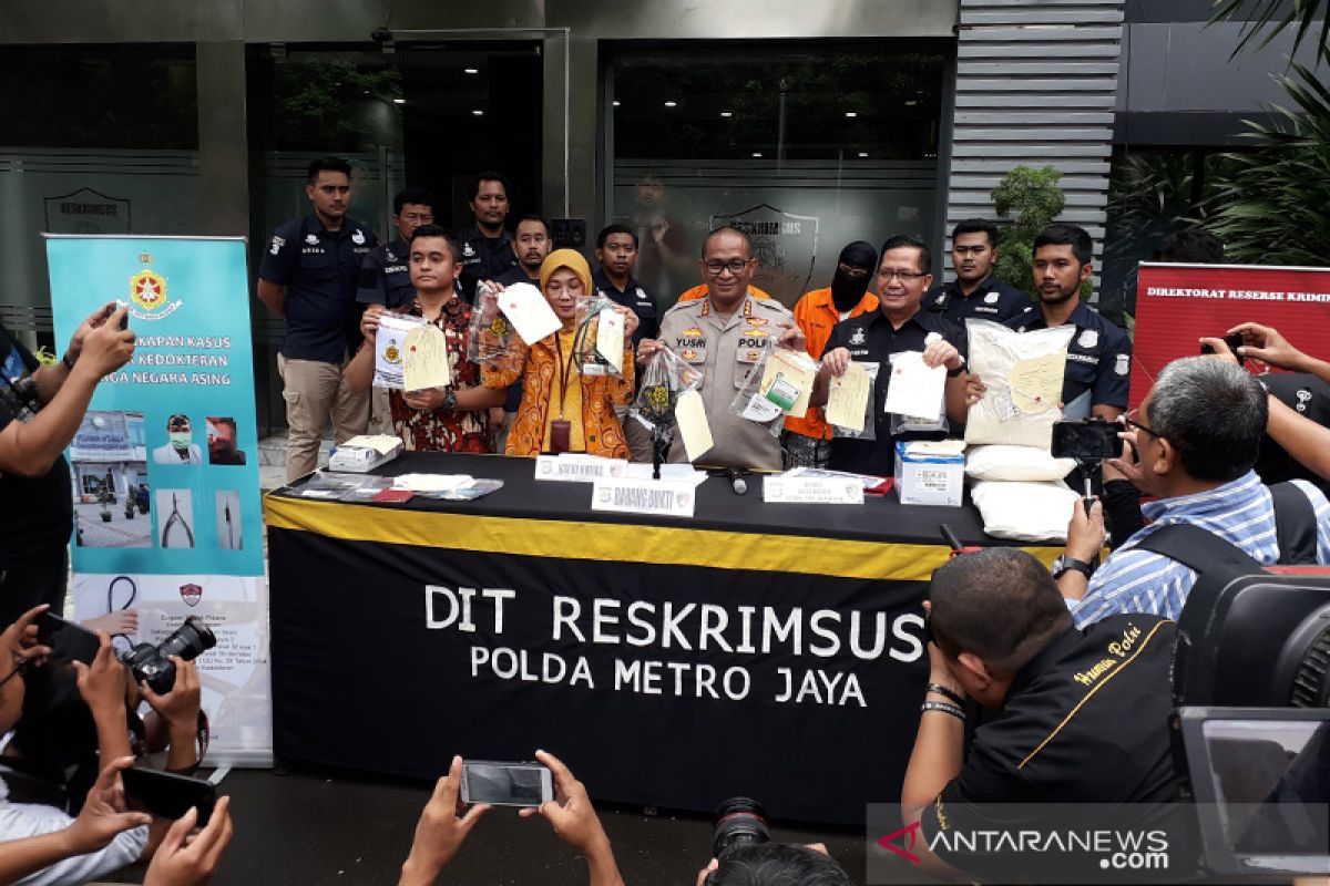 Pekerjakan dokter asing tanpa izin, Polisi gerebek klinik di Jakut