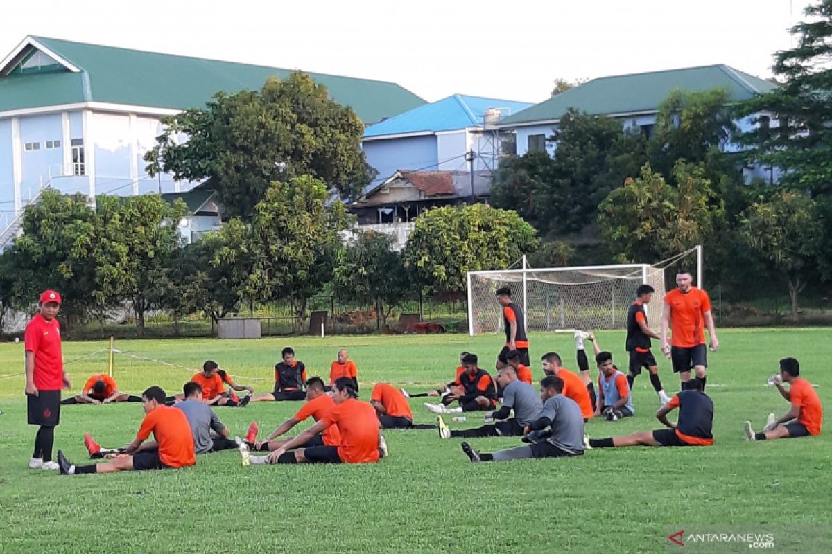 Persija tunda latihan demi kesehatan pemain dan ofisial