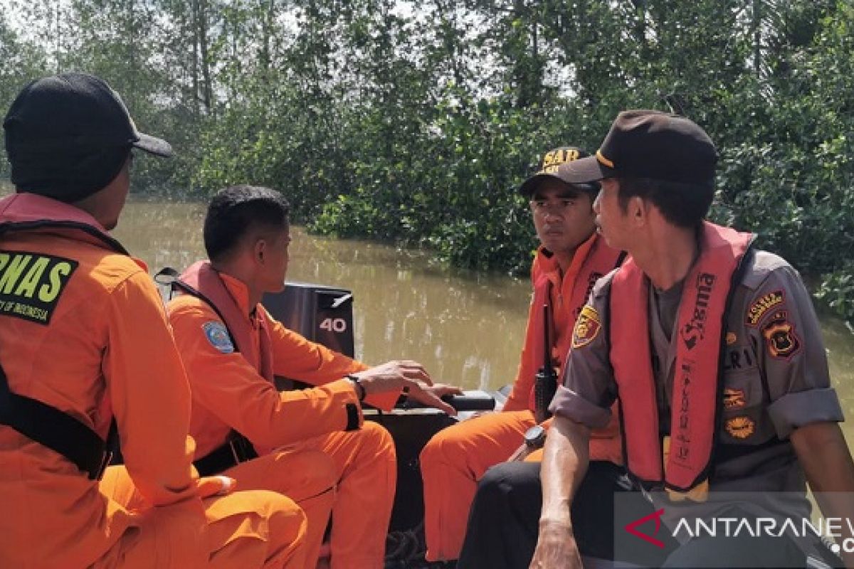 Basarnas cari seorang warga yang tenggelam di Sungai Pengabuan