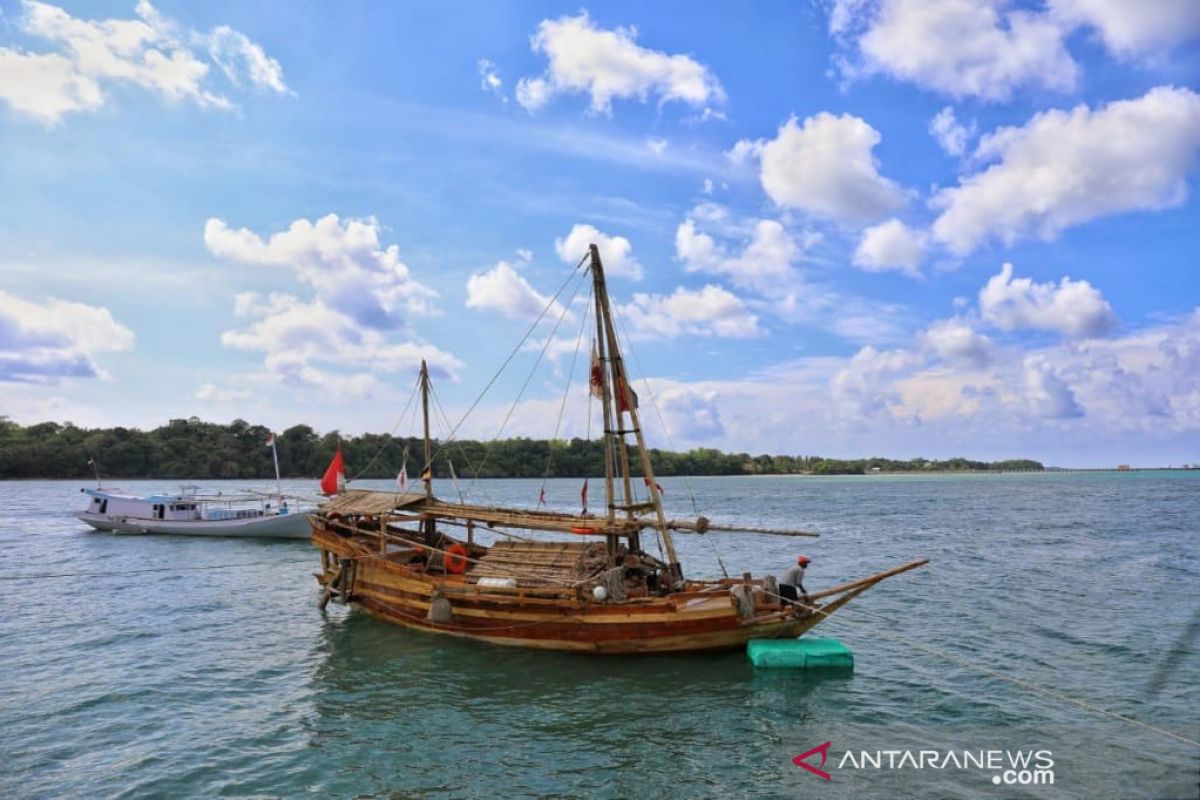 Saumlaki titik lepas ekspedisi perahu Padewakang nenuju Australia