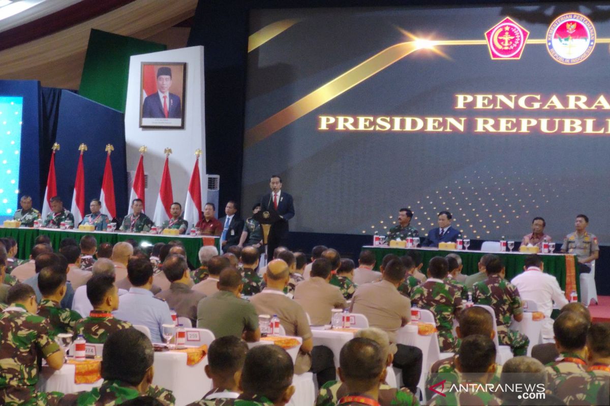 Presiden Jokowi akan naikkan usia pensiun TNI menjadi 58 tahun