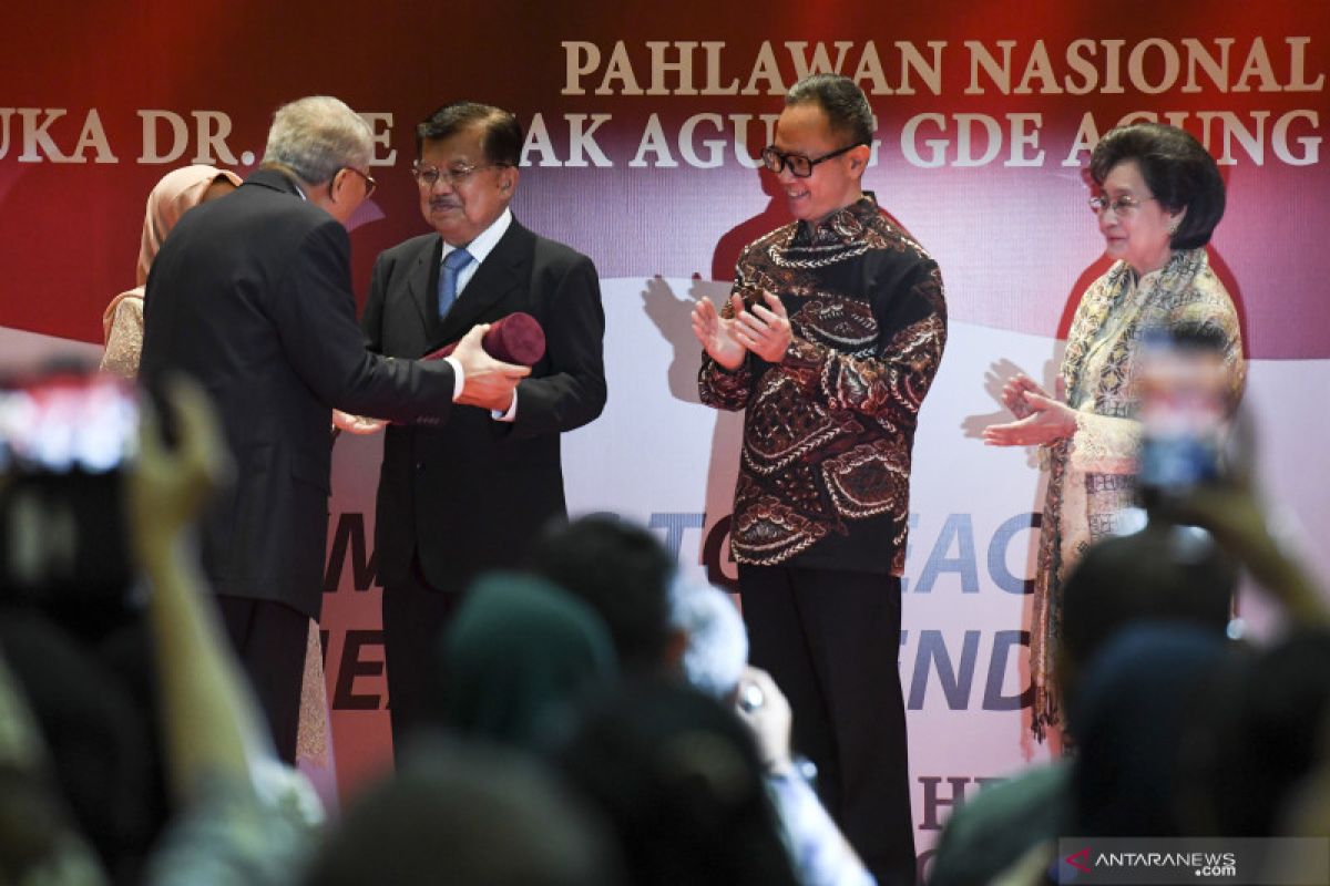 JK terima anugerah atas kiprahnya dalam diplomasi