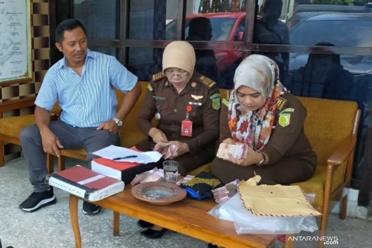 Tersangka "peminta jatah" proyek rusun Bulera dilimpahkan ke penuntut umum