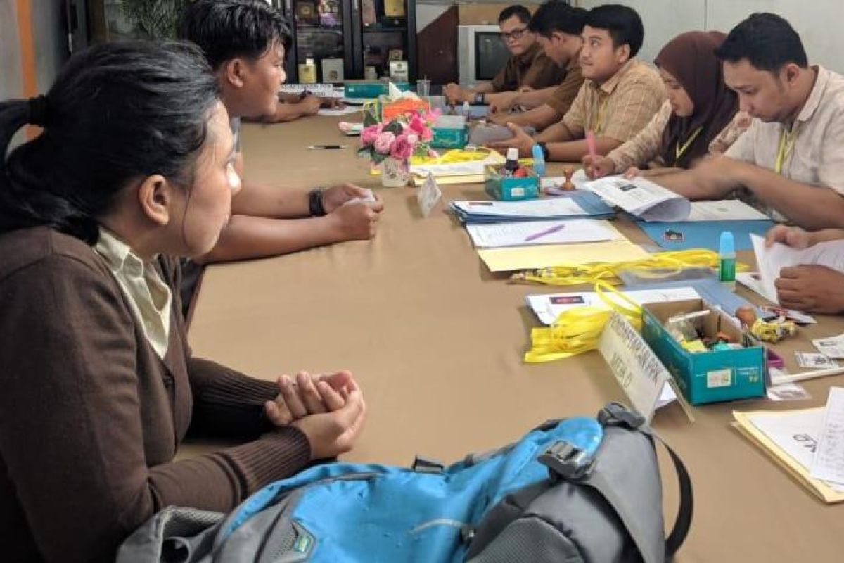 Penyandang disabilitas mendaftar jadi calon PPK di KPU Medan