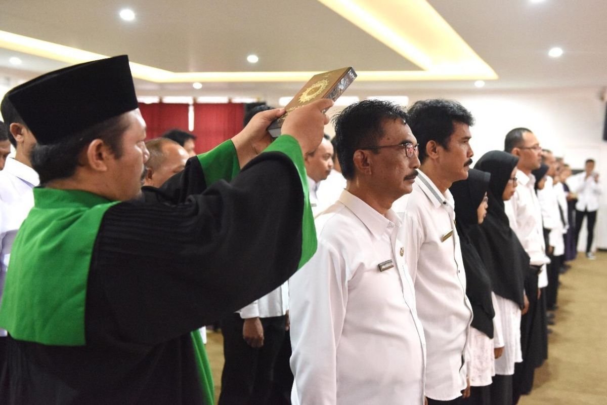 Wali Kota Kediri lantik pejabat administrator dan pengawas