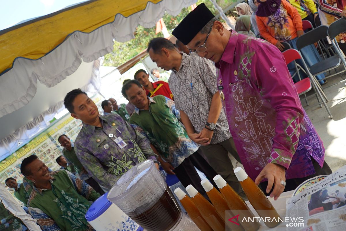 Raih juara nasional Pemdes Amawang Kiri Muka syukuran