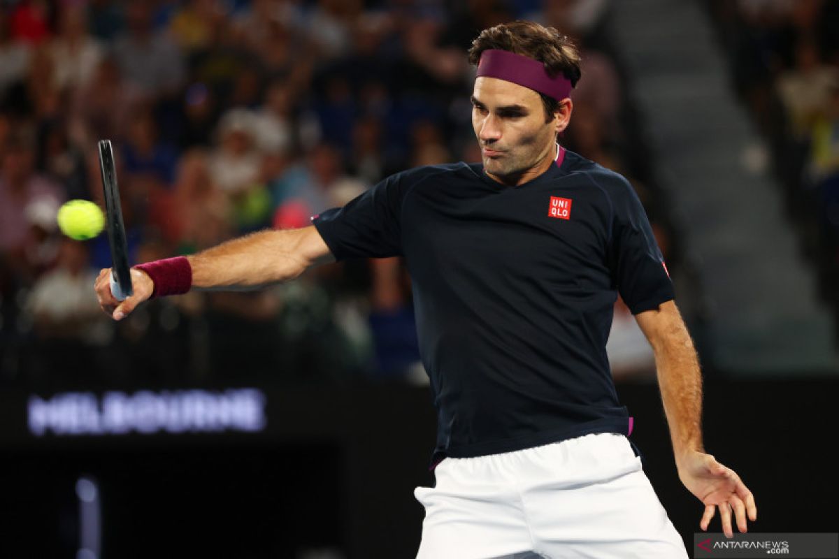 Federer pamer pukulan trik tenis di Twitter
