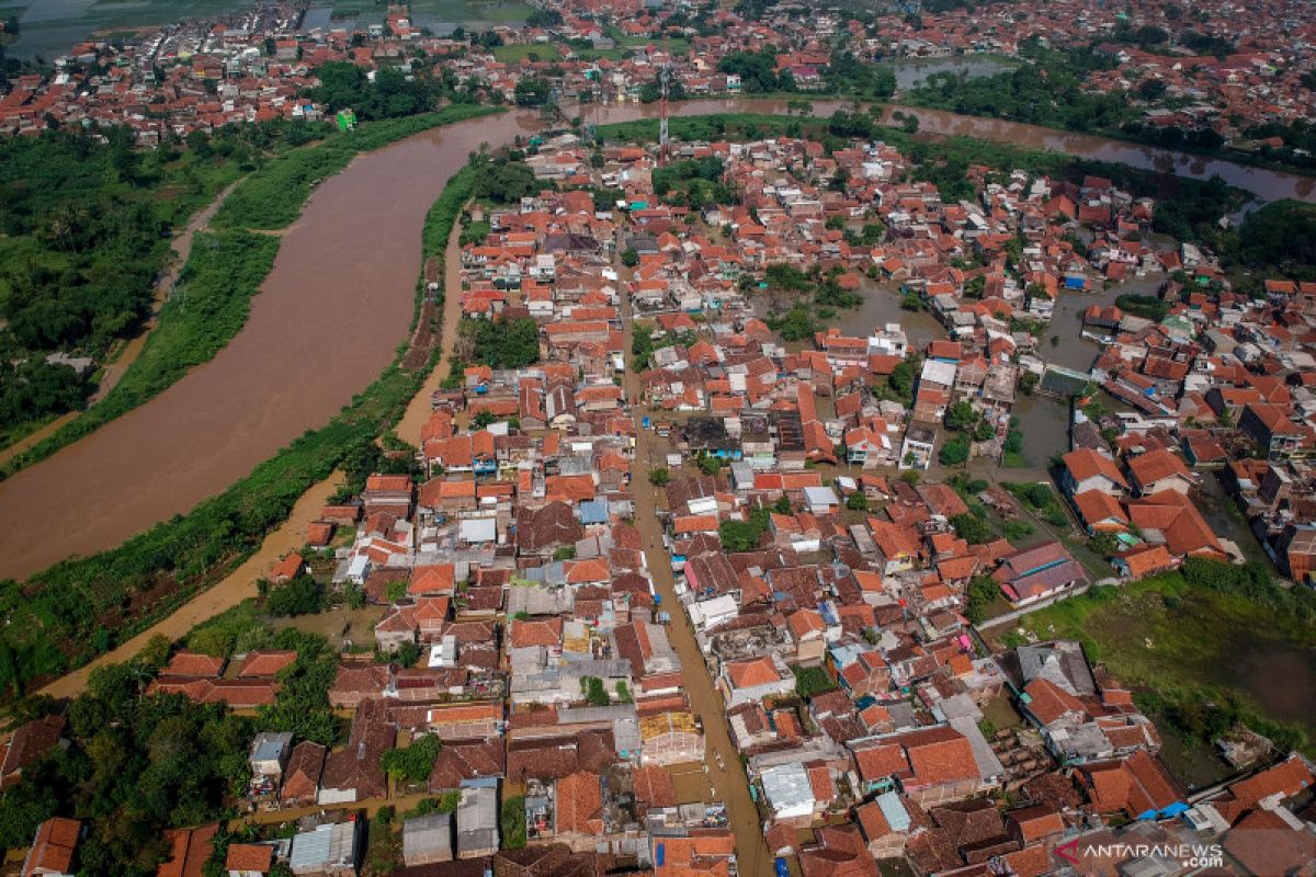 Sedikitnya 3.744 rumah terendam banjir di Kabupaten Bandung