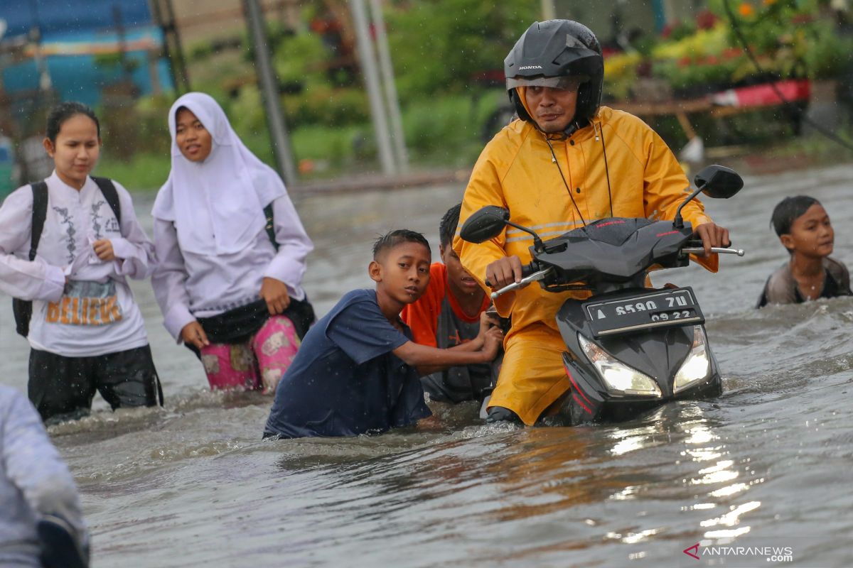 Banjir genangi 23 lokasi di Kota Tangerang