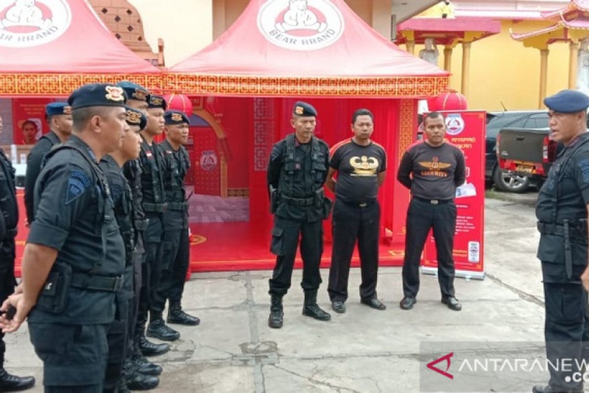 Gegana Brimob lakukan 'sterilisasi' wihara di Jambi