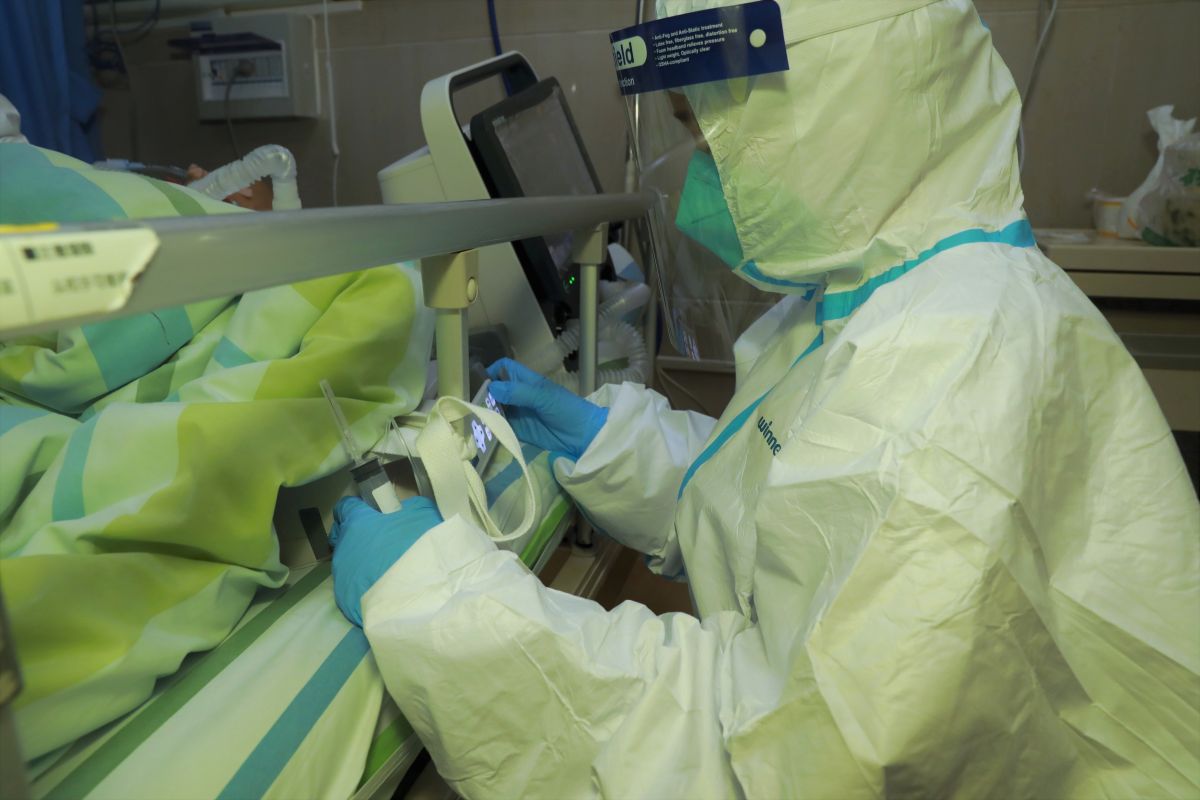 China sebutkan 170 meninggal dan 7.711 positif kasus virus corona