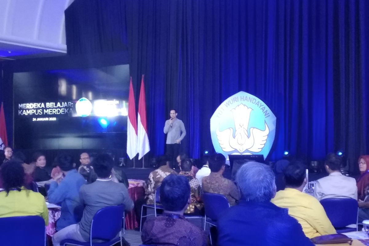 Nadiem Makarim berikan keleluasaan mahasiswa magang hingga tiga semester