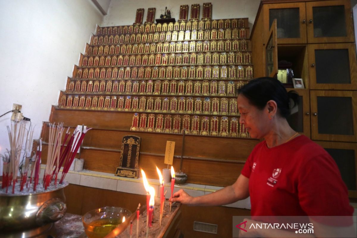 Sembahyang Leluhur Menjelang Imlek