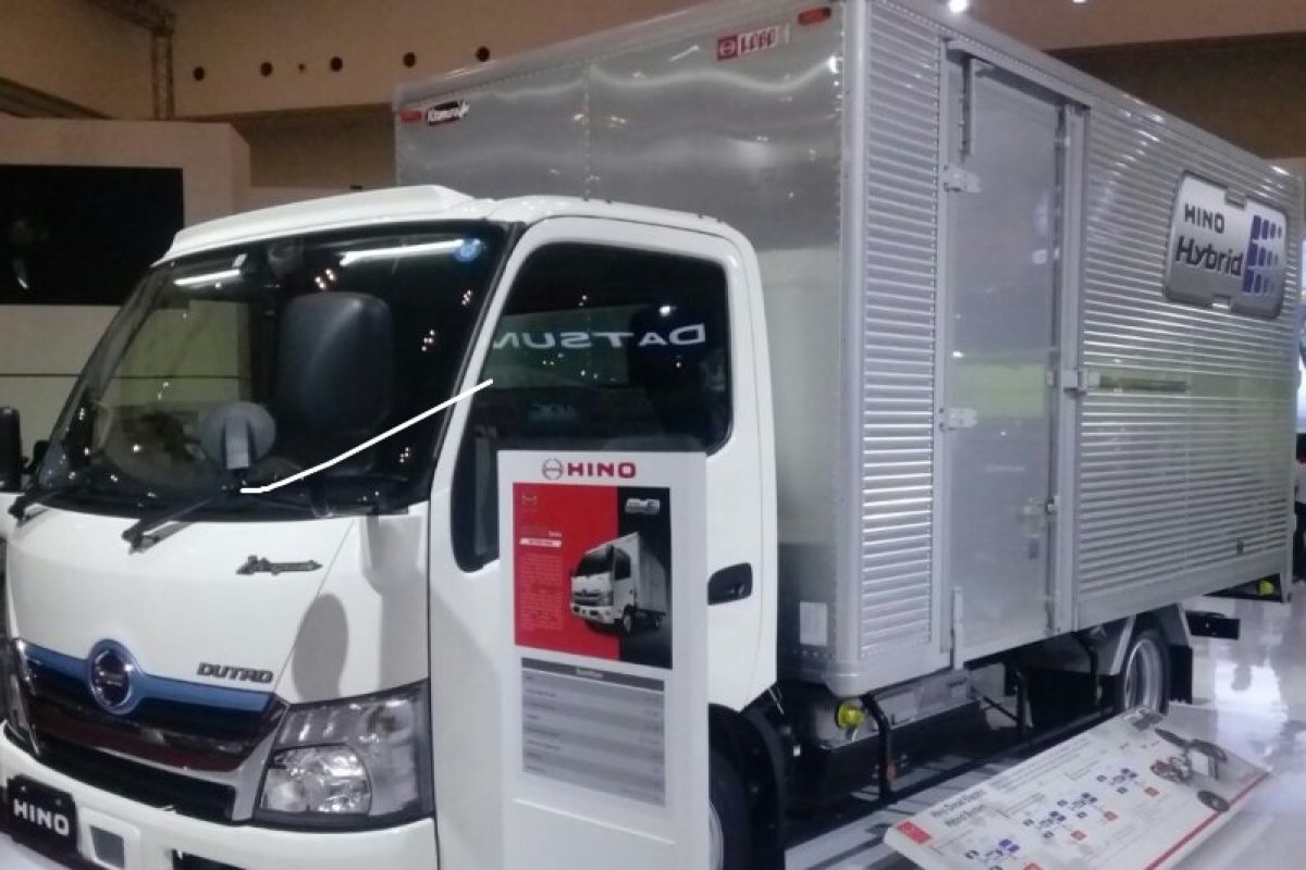 Hino berhasil pimpin penjualan kendaraan "medium duty truck" selama 20 tahun