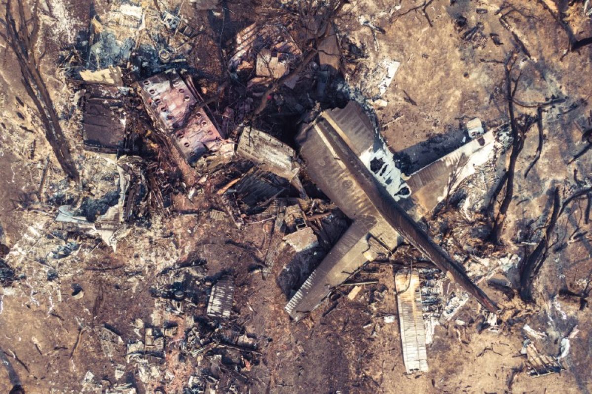 Pesawat misi kemanusiaan jatuh, semua penumpang tewas