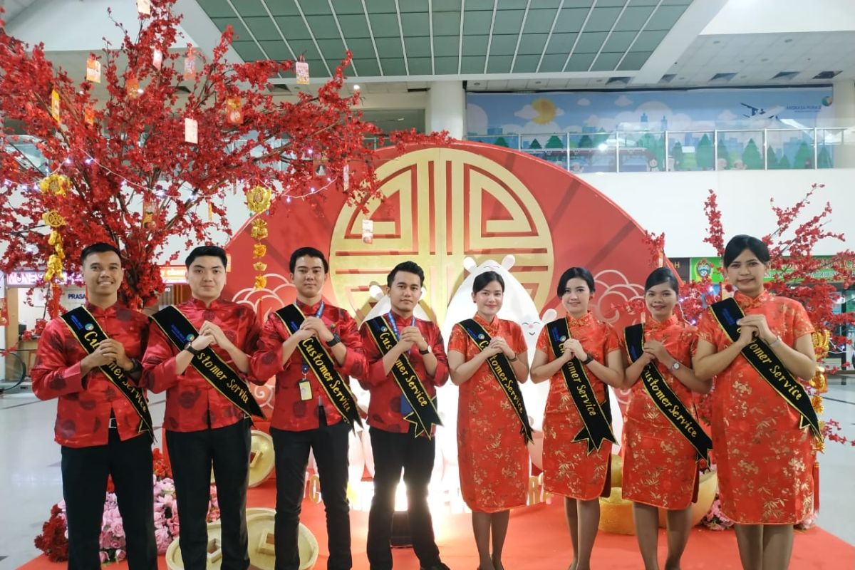 Meriahkan Imlek Bandara Kualanamu dipasangi pernak-pernik cantik