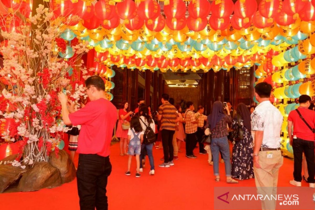 Ribuan lampion hiasi Vihara Maitreya sambut perayaan Imlek