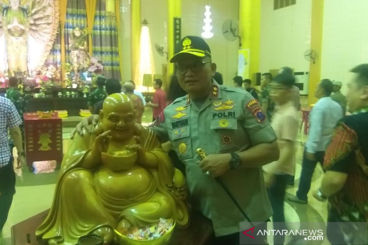 Kapolda Sumut tertarik Patung Budha di Wihara Setia Budi Medan