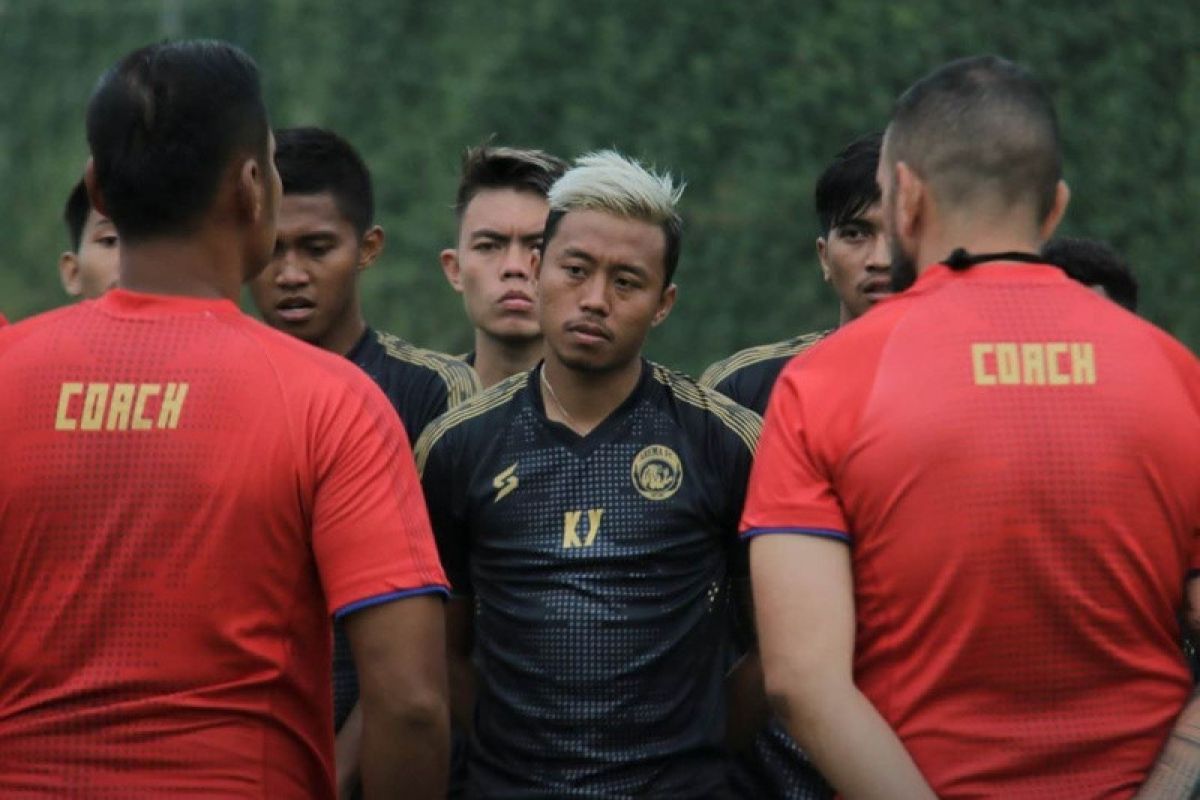 Arema FC tunggu kedatangan pemain asing