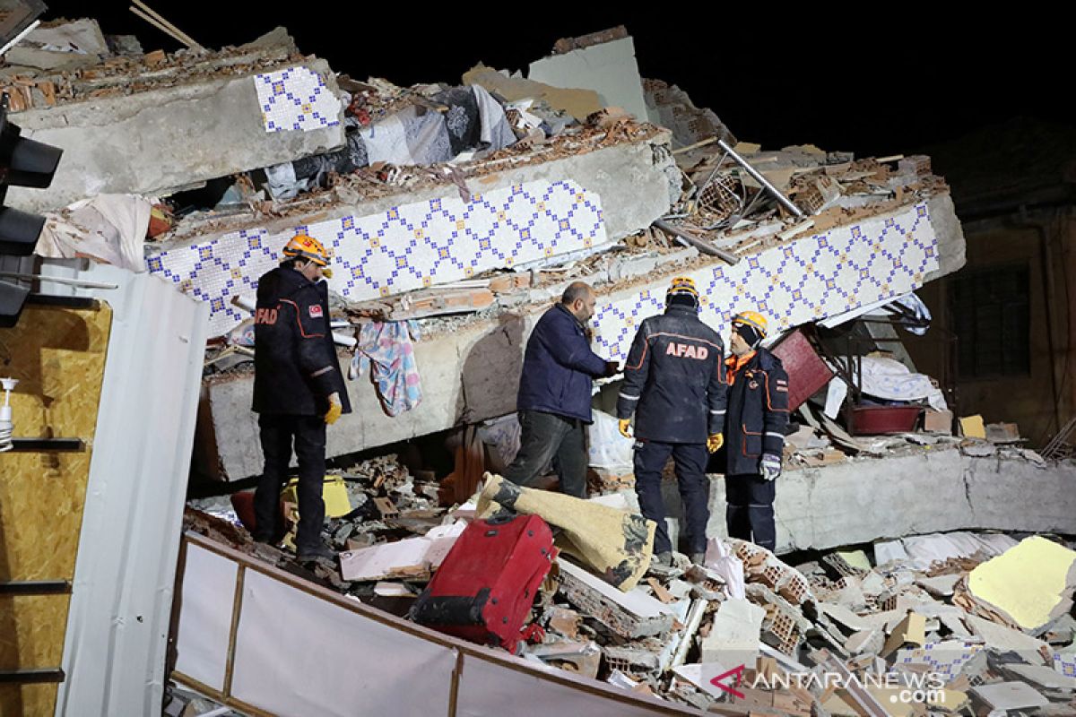 Sebanyak 6 orang tewas dan 202 luka-luka dalam gempa di Turki
