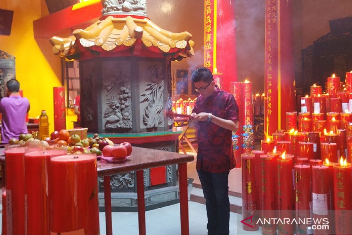 Ribuan warga Tionghoa Babel kunjungi klenteng tertua di Pangkalpinang