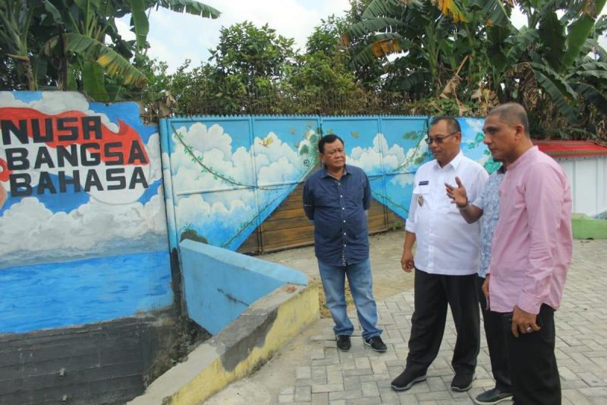 Akhyar apresiasi seni mural percantik Kota  Medan