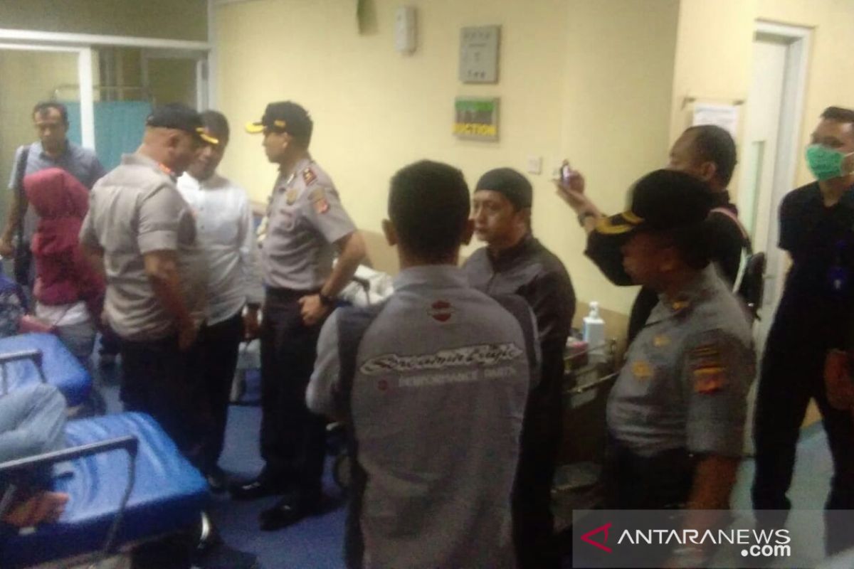 Tiga korban bentrok antarormas dirawat